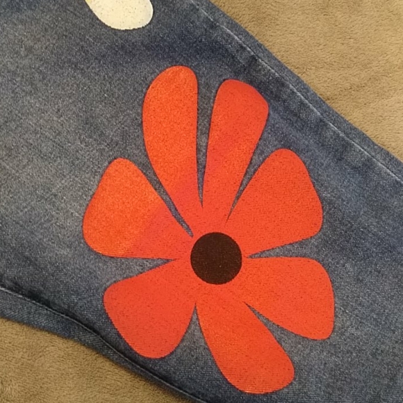 FLOWER DESIGN JEANS BNWOT - Picture 5 of 5